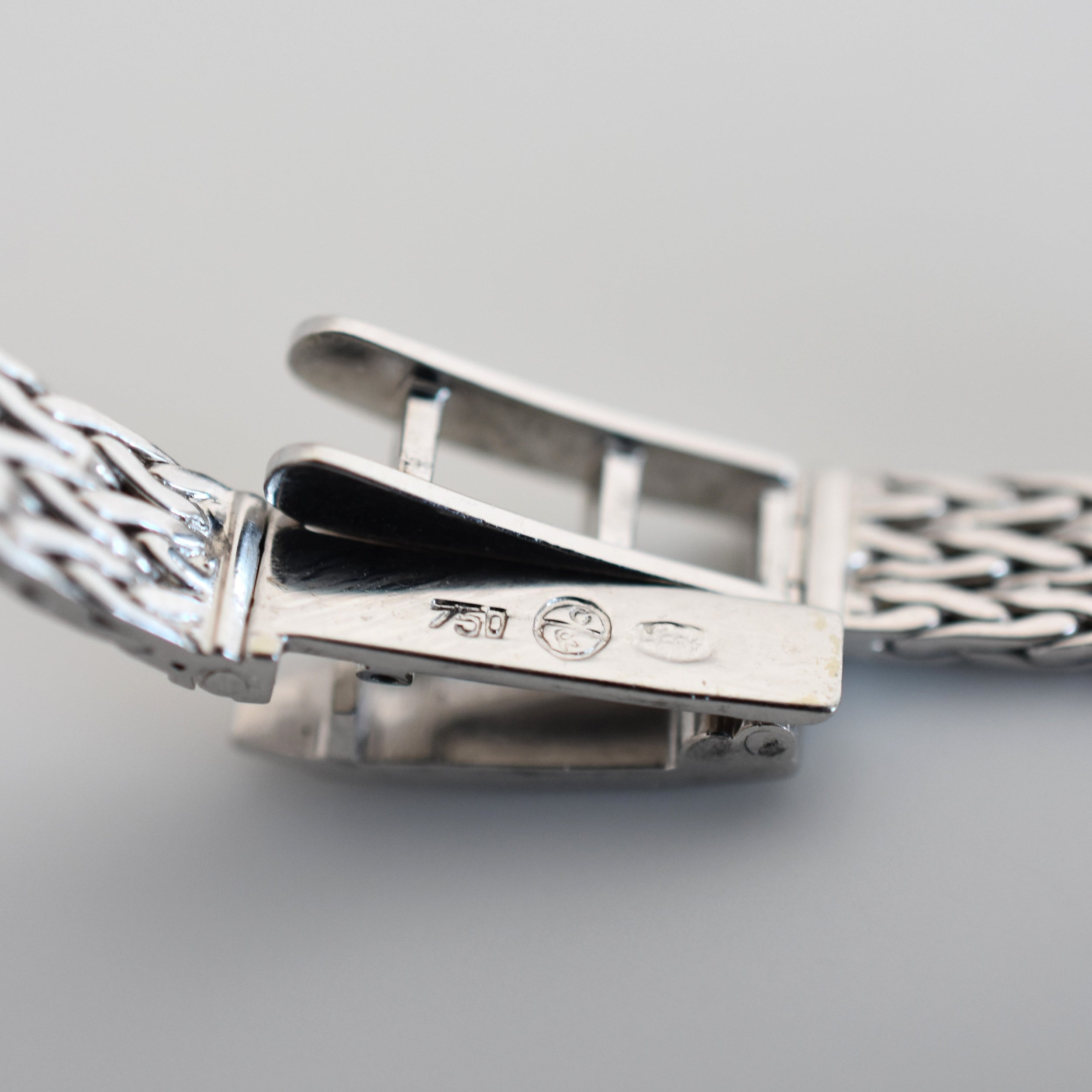 Jaeger - LeCoultre dame, entièrement or blanc 18 carats & diamants, vers 1960 - Castafiore