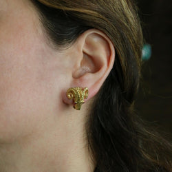 LALAOUNIS (Att. à) Clips d'oreilles tête de belier or jaune rubis - Castafiore