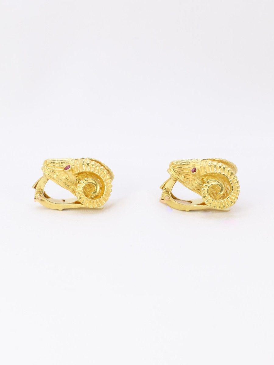 LALAOUNIS (Att. à) Clips d'oreilles tête de belier or jaune rubis - Castafiore