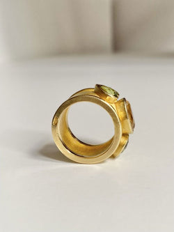 Large bague en or jaune 18K citrine et péridots - Castafiore