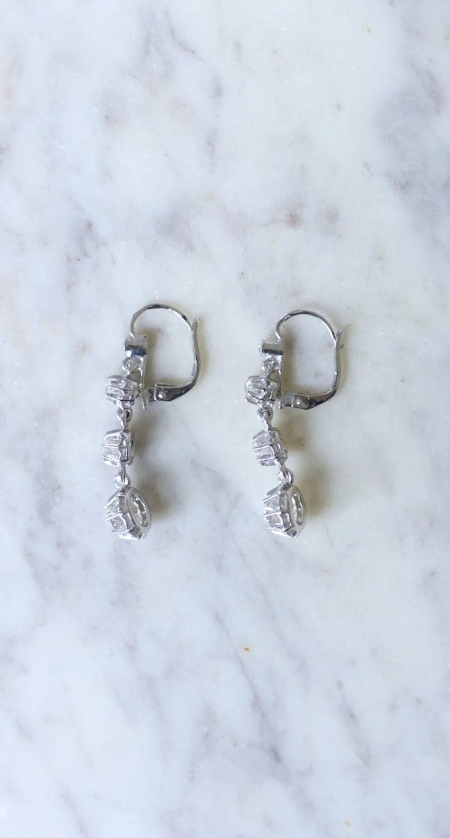 Longues dormeuses diamants sur or blanc - Castafiore