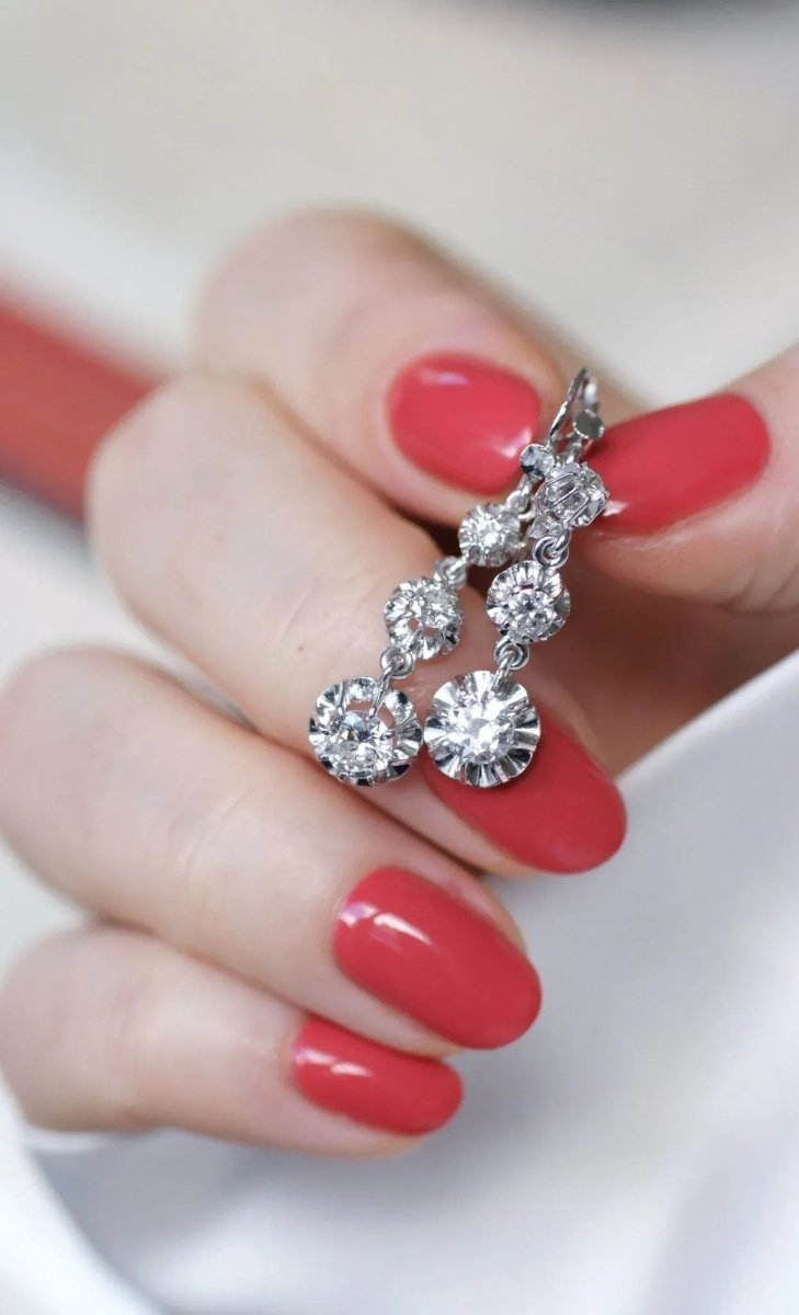 Longues dormeuses diamants sur or blanc - Castafiore