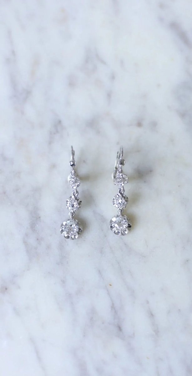 Longues dormeuses diamants sur or blanc - Castafiore