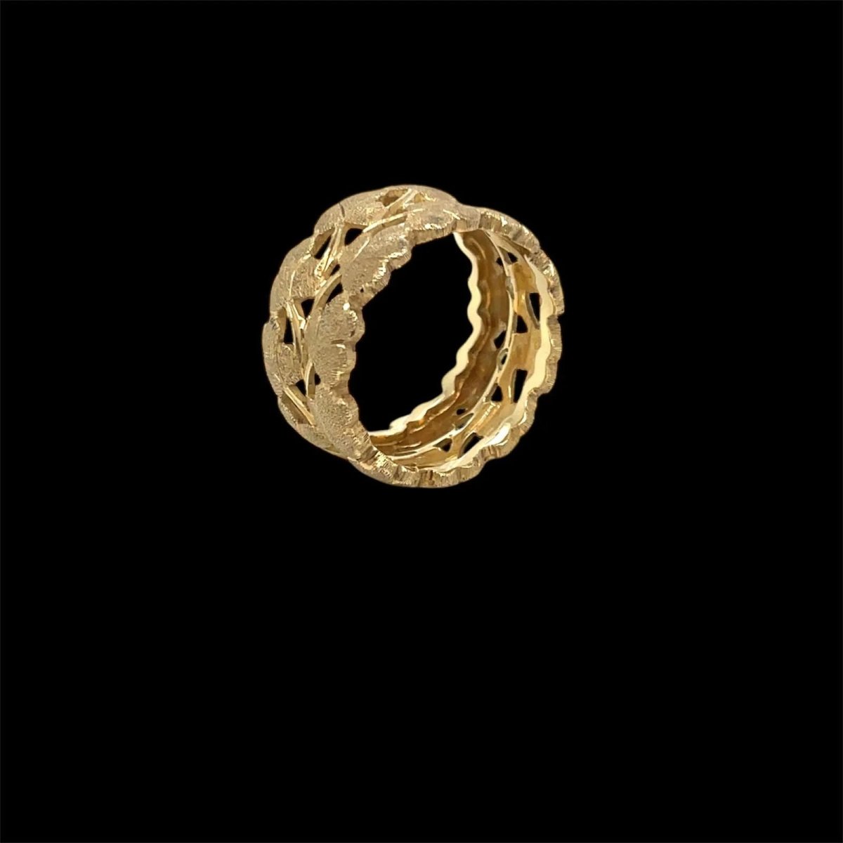 Mario Buccellati "Foglie" Collection Gold Band Ring - Castafiore