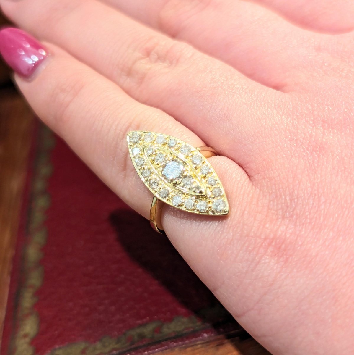 Marquise en or jaune et diamants - Castafiore