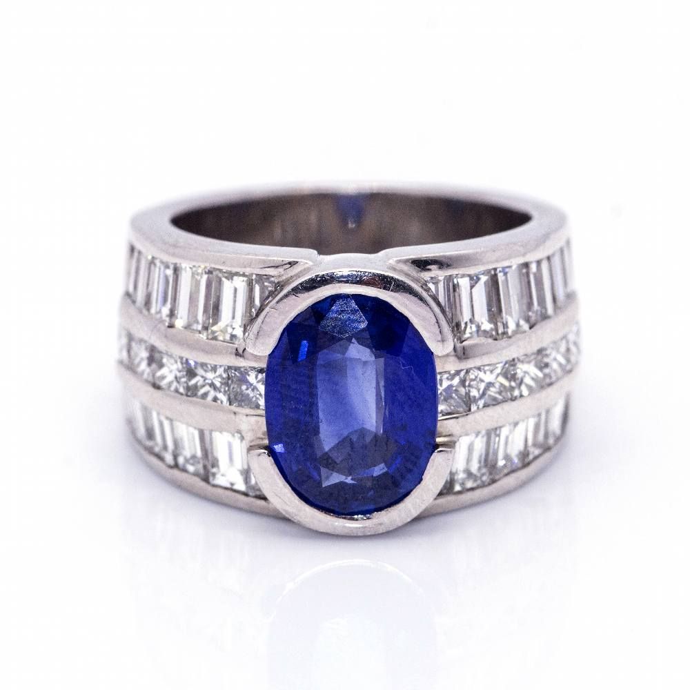 Bague CASHEMIRA en or blanc et saphir.