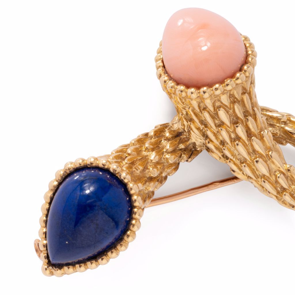 BOUCHERON "Bohemian Serpent" brooch in yellow gold, coral and lapis lazuli