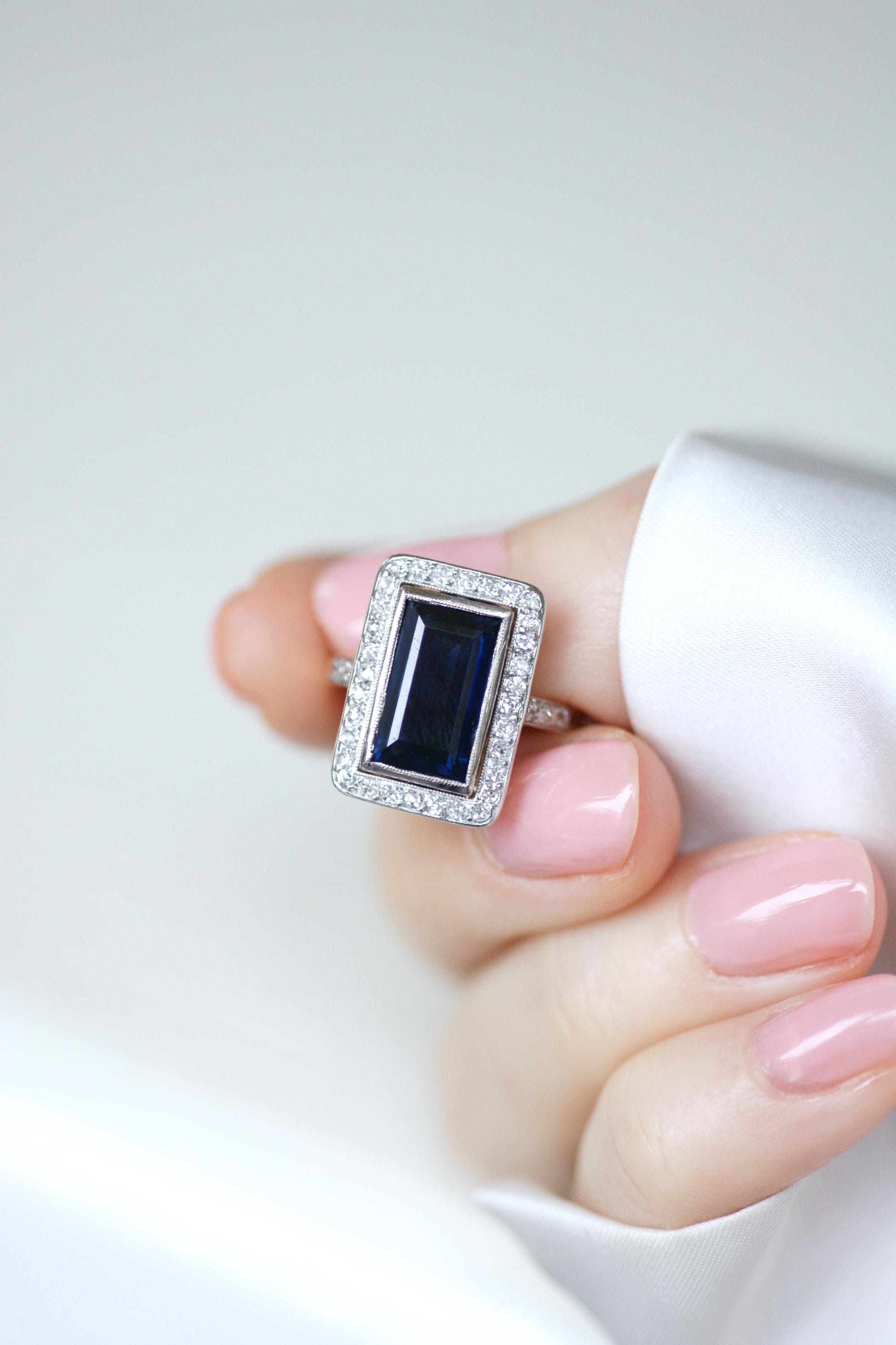 Ring Art Deco rectangular in yellow gold and paltinium with sapphire and diamonds