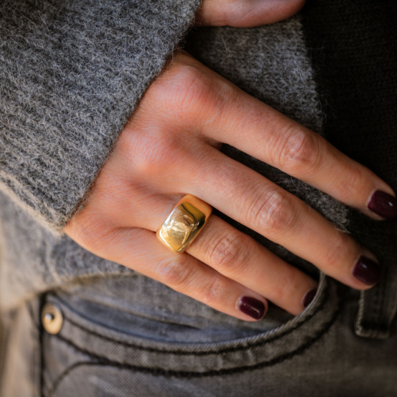 Ring CARTIER "Nouvelle vague" in yellow gold