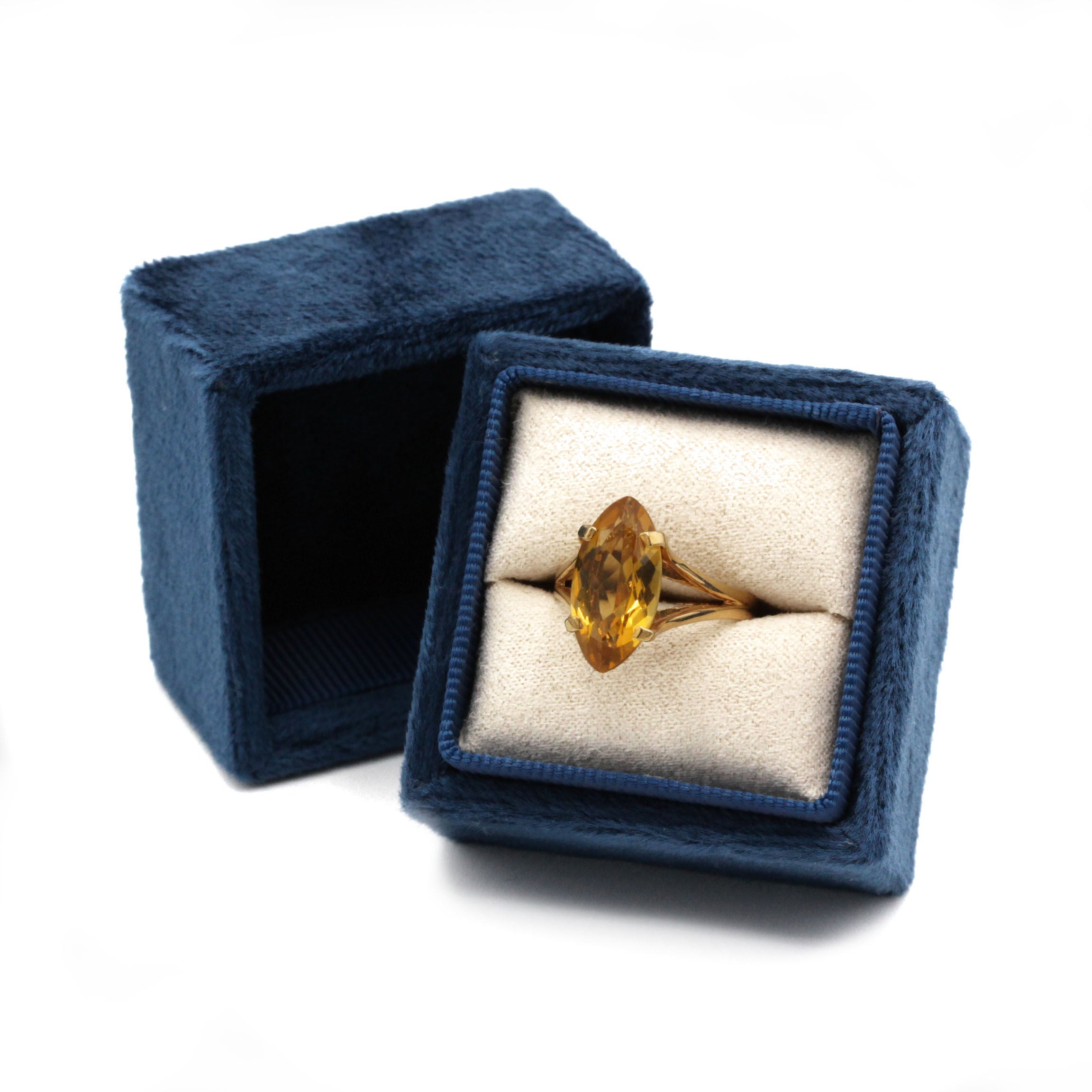 Ring at yellow gold and citrine