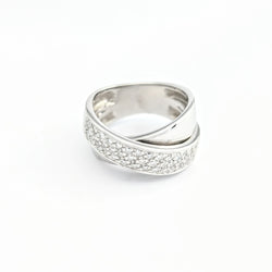 Ring in white gold and diamonds.