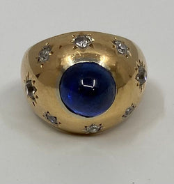 Bague en or 18 carats, saphir cabochon 5.10 ct ceylan non chauffé vers 1940