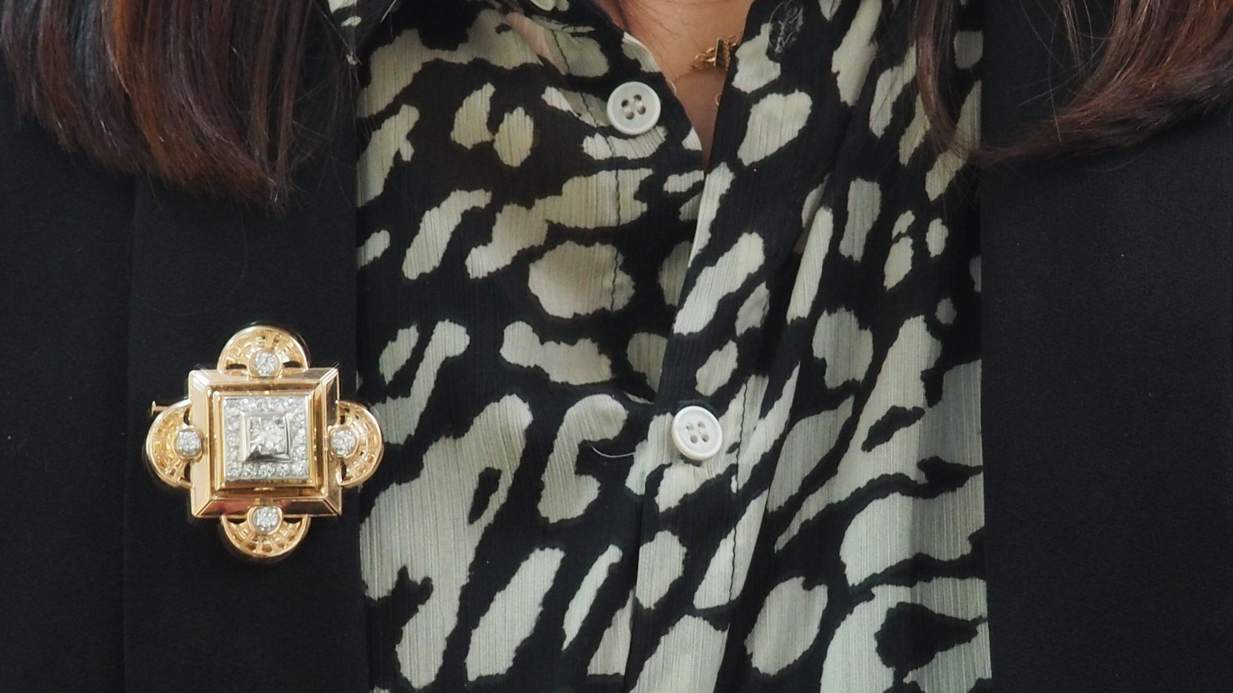 Antique yellow gold and diamond pendant brooch