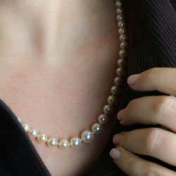 Collier BOUCHERON Perles en or blanc