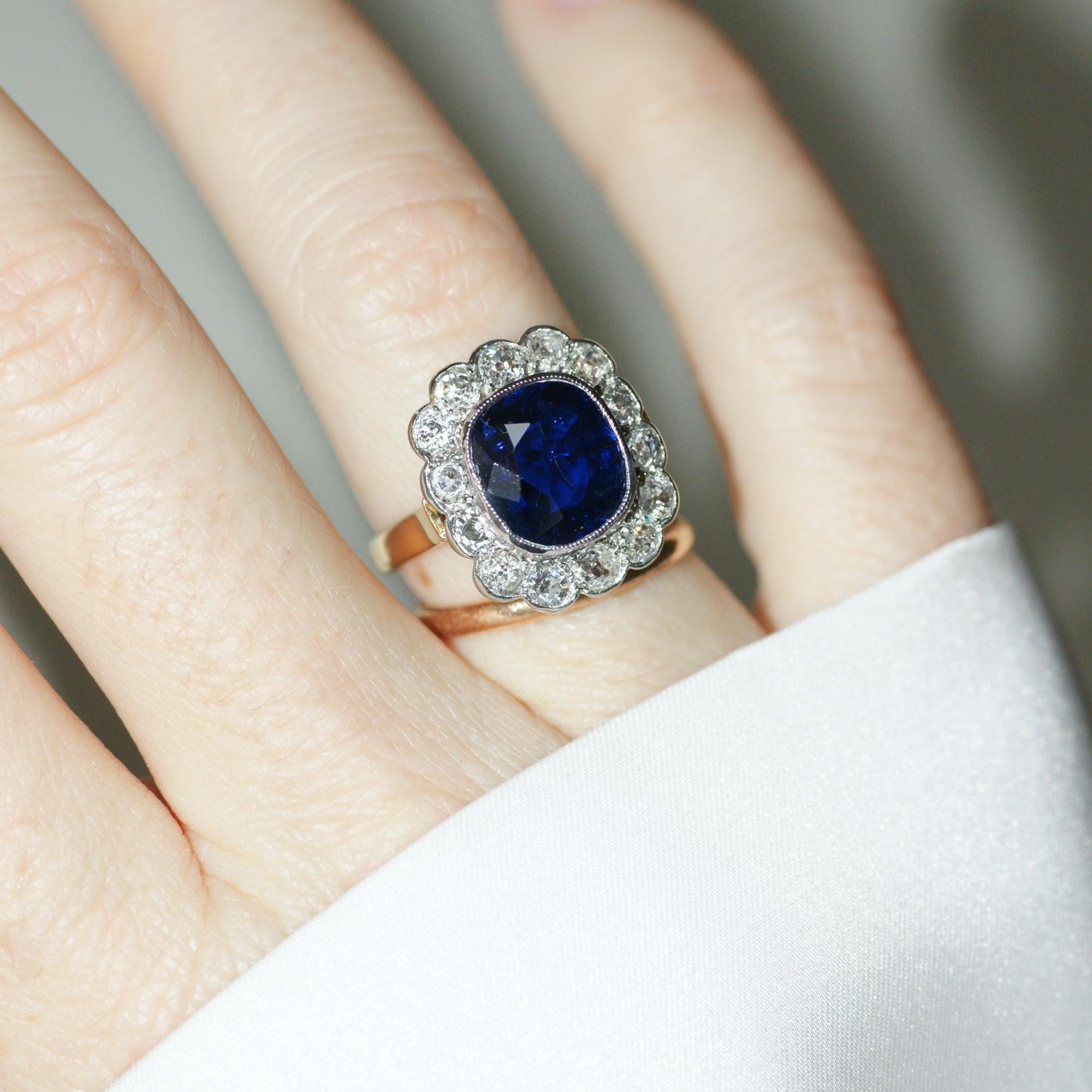 Bague Pompadour en or rose, saphir, et diamants