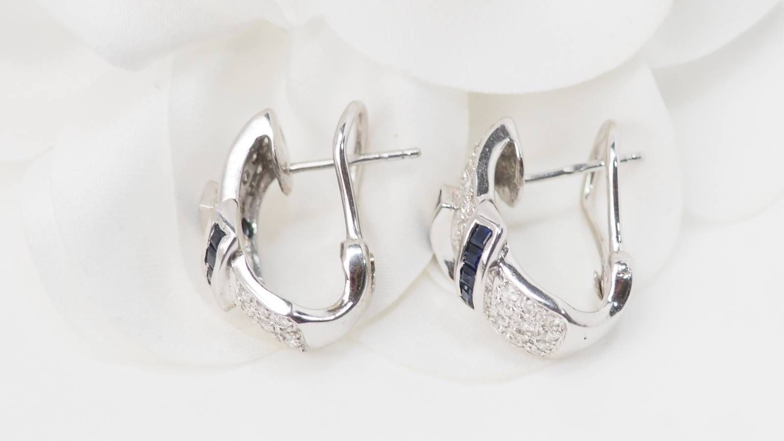 Boucles d'oreilles en or blanc, saphirs et diamants