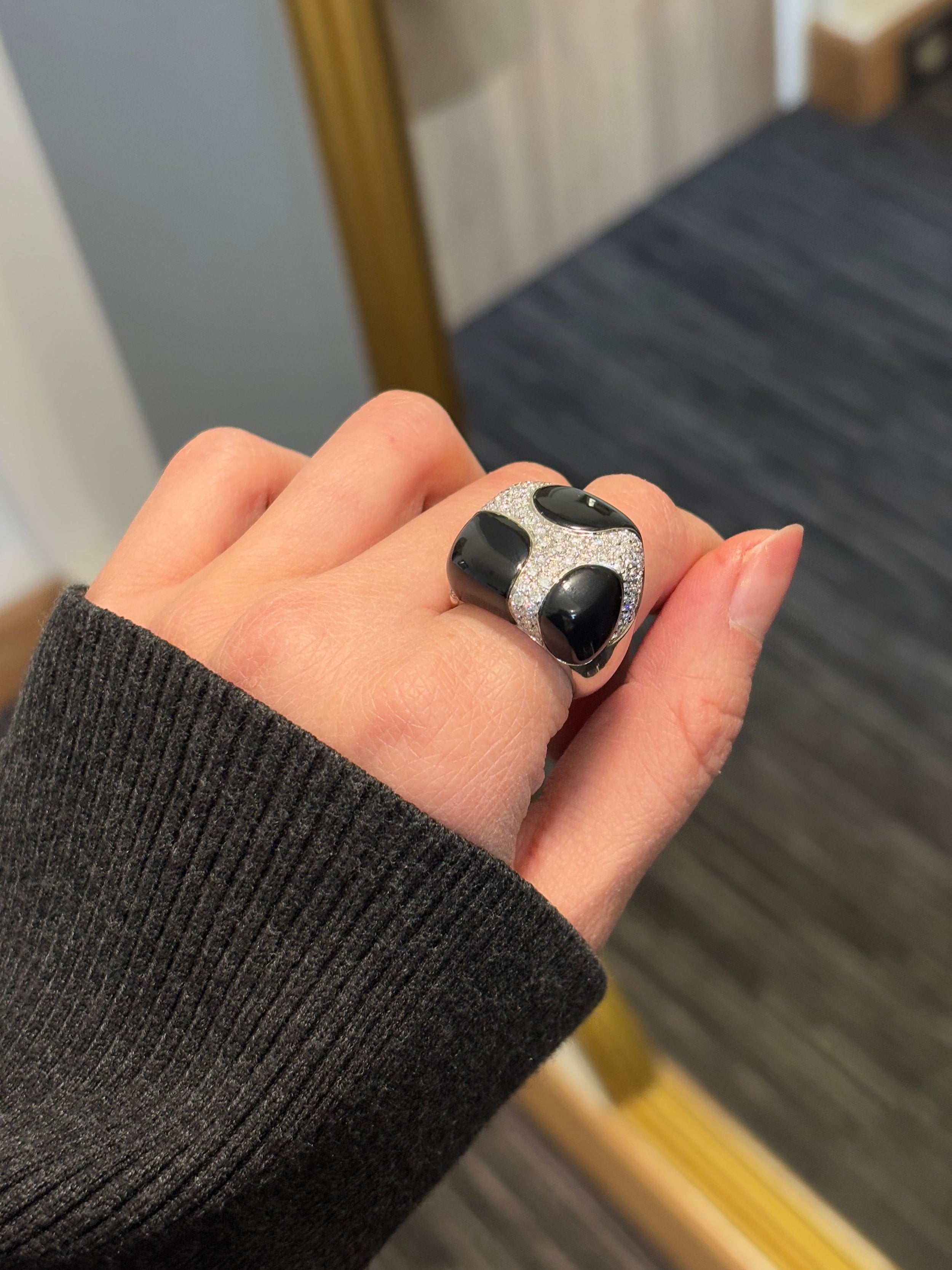 Bague cocktail en or 18k, email et diamants