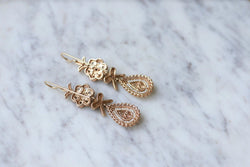 Boucles d'oreilles gouttes, perles et rubis sur or rose