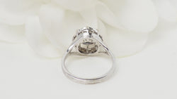 Bague vintage en or blanc et diamants