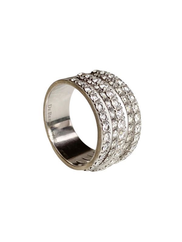 DE BEERS ring, in 18k white gold and diamonds.