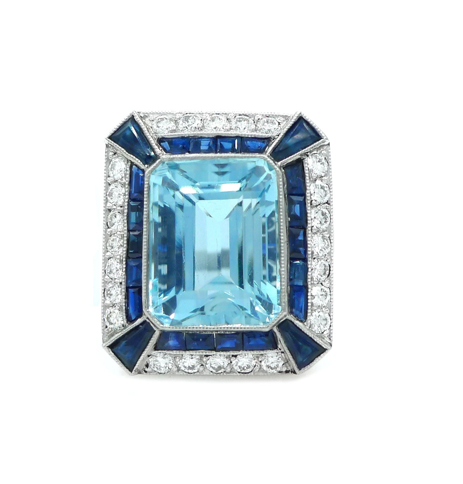 Bague en platine, aigue-marine, saphirs et diamants