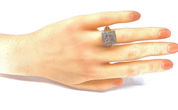 Bague en or jaune et or blanc 18 carats pavée de diamants