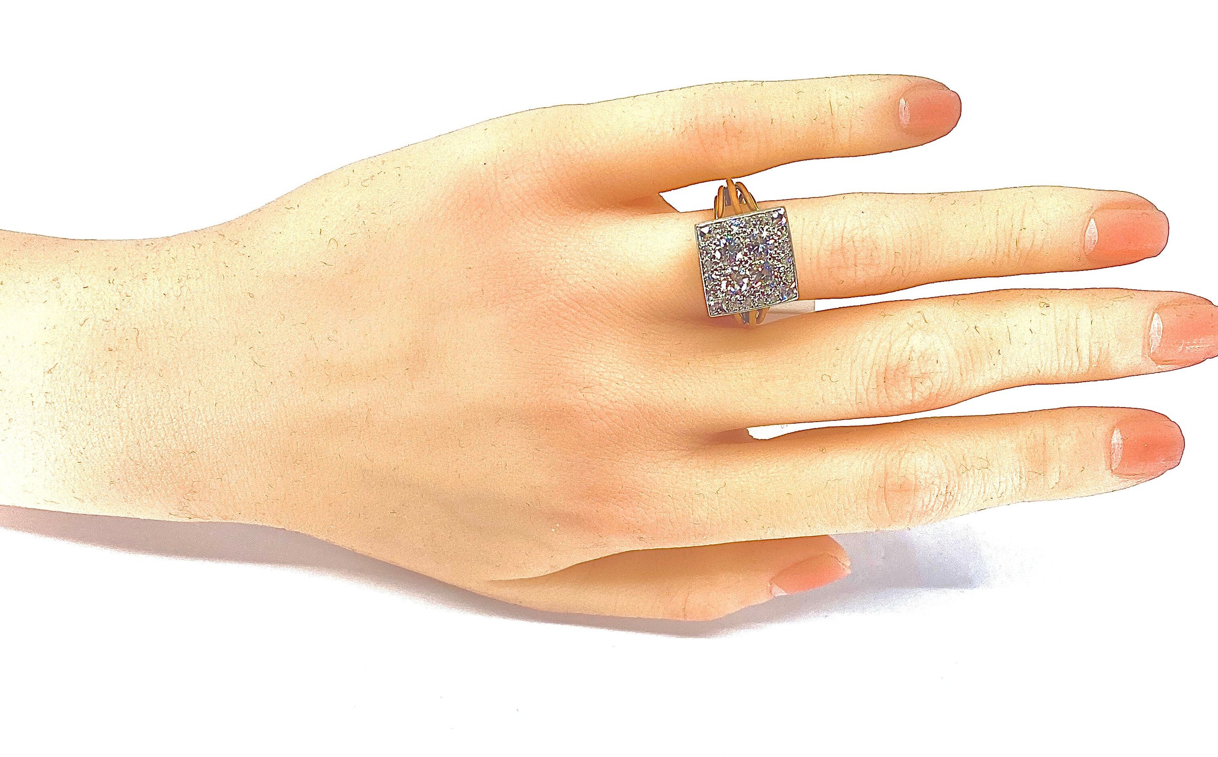 Bague en or jaune et or blanc 18 carats pavée de diamants