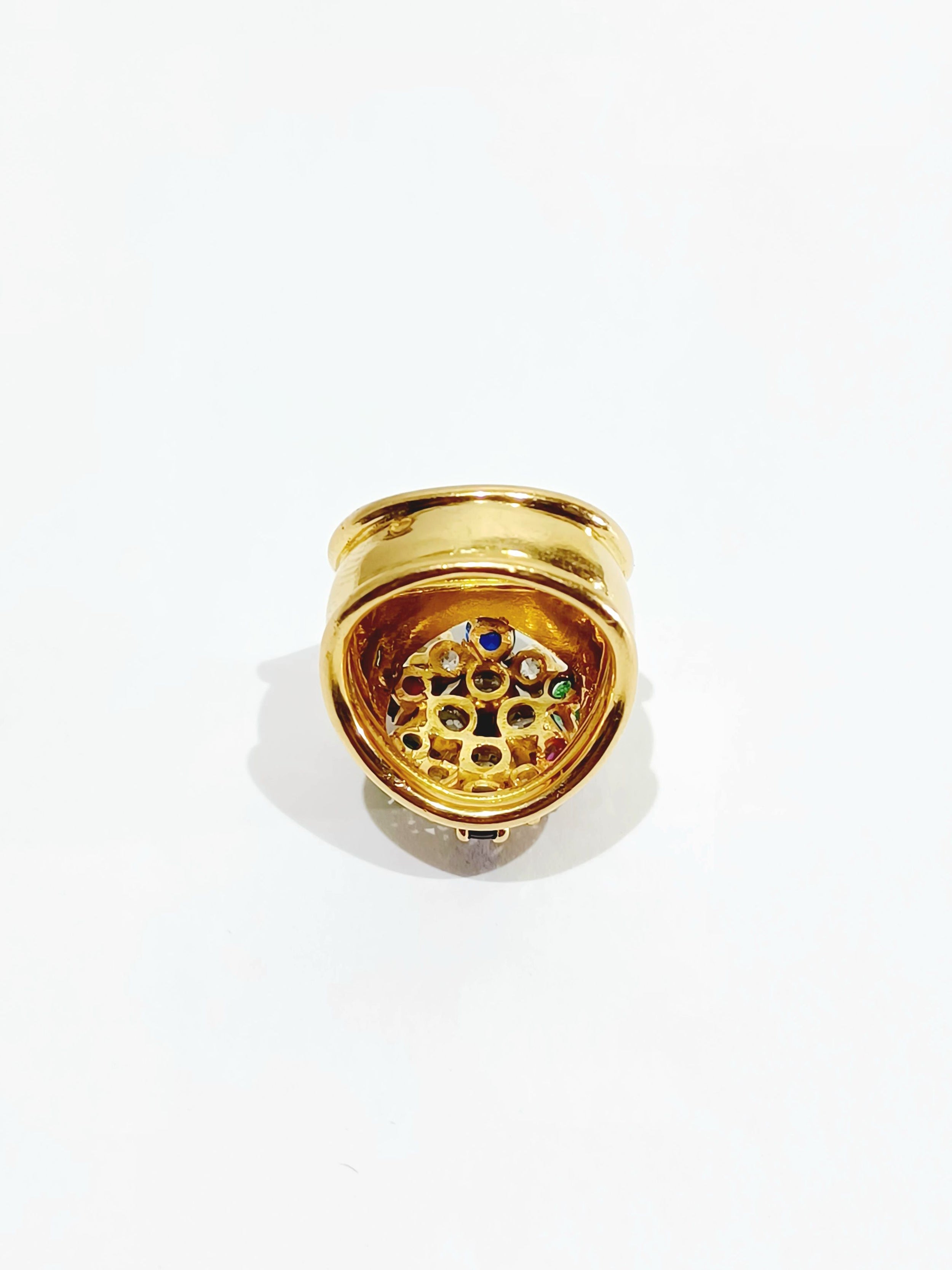 Ring Cocktail in yellow gold, rubies, sapphires, emeralds and diamonds