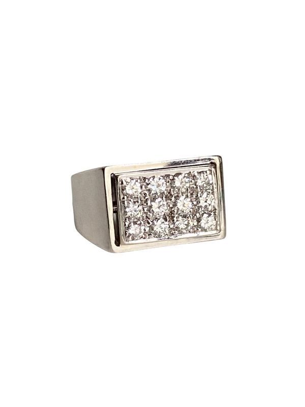 Signet ring in 18k white gold and diamonds