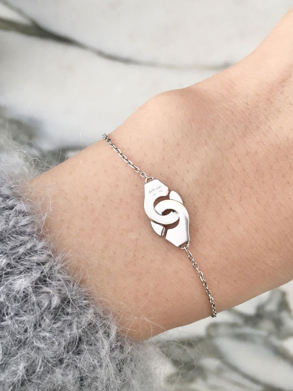 DINH VAN Bracelet menottes en or blanc 18K