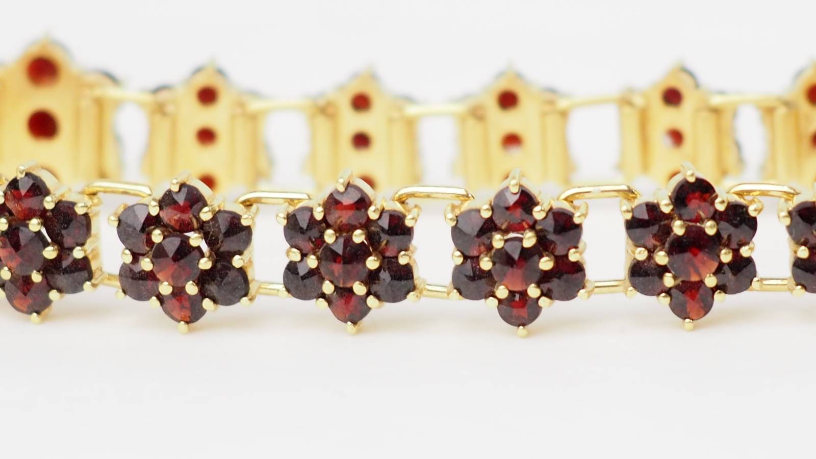 Bracelet vintage en or jaune et grenat