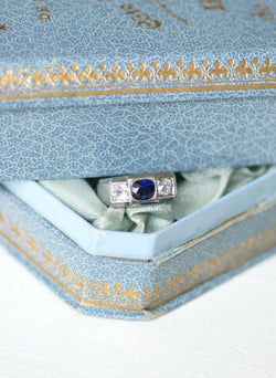 Louis Heissler Ring Chevalière Art Deco Saphir Non Chauffé and diamonds on Platinum