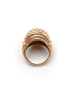 Bague dôme godrons en or