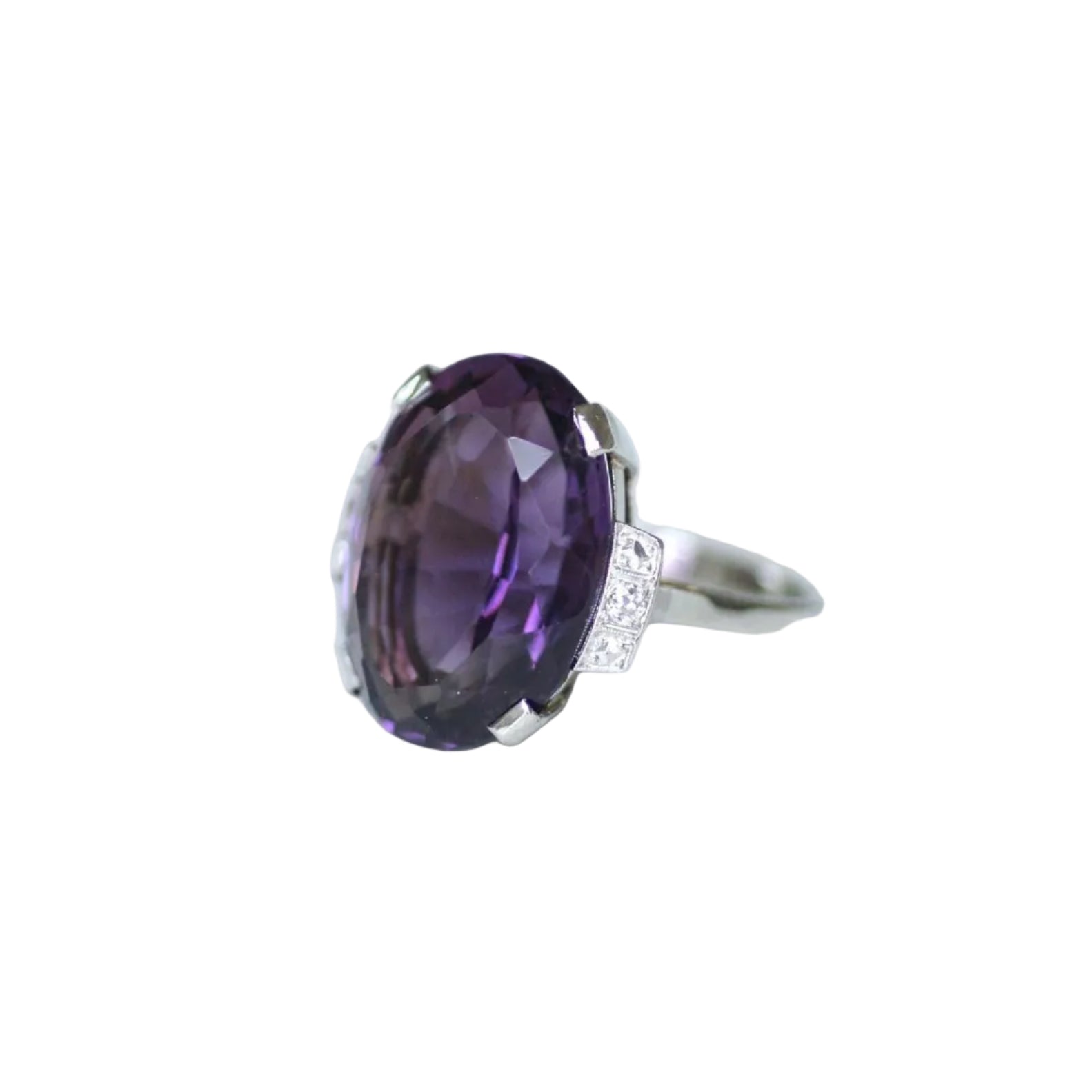 Bague Art Déco améthyste ovale en or blanc et platine