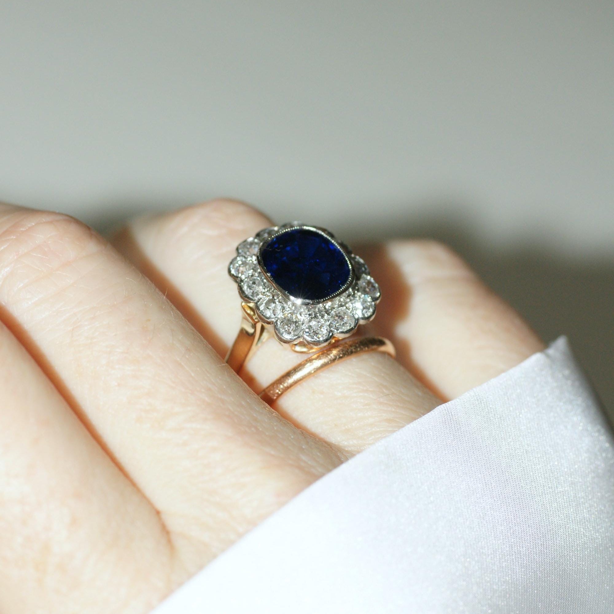 Bague Pompadour en or rose, saphir, et diamants