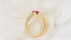 Yellow gold, ruby ​​and diamond ring