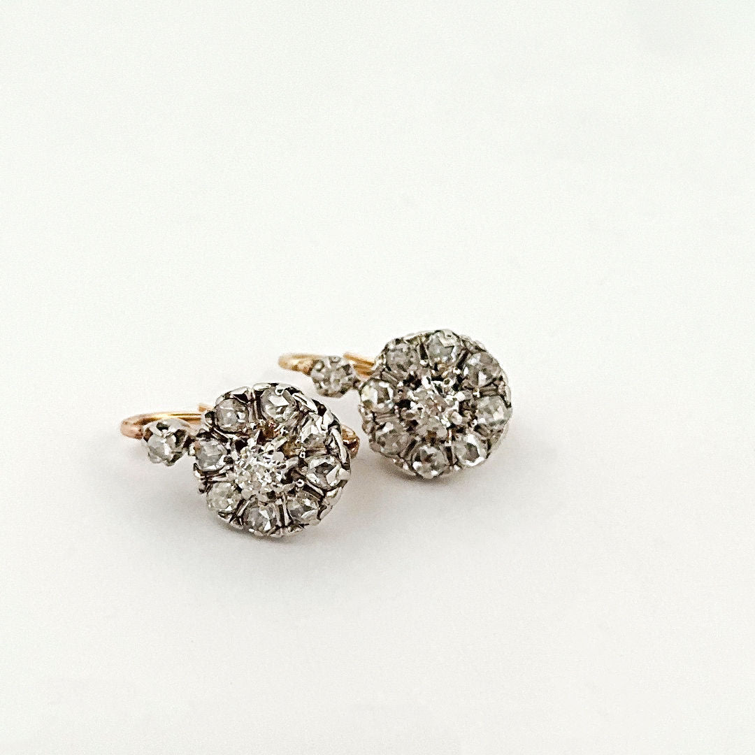 Boucles d'oreilles Dormeuses marguerites en or et diamants