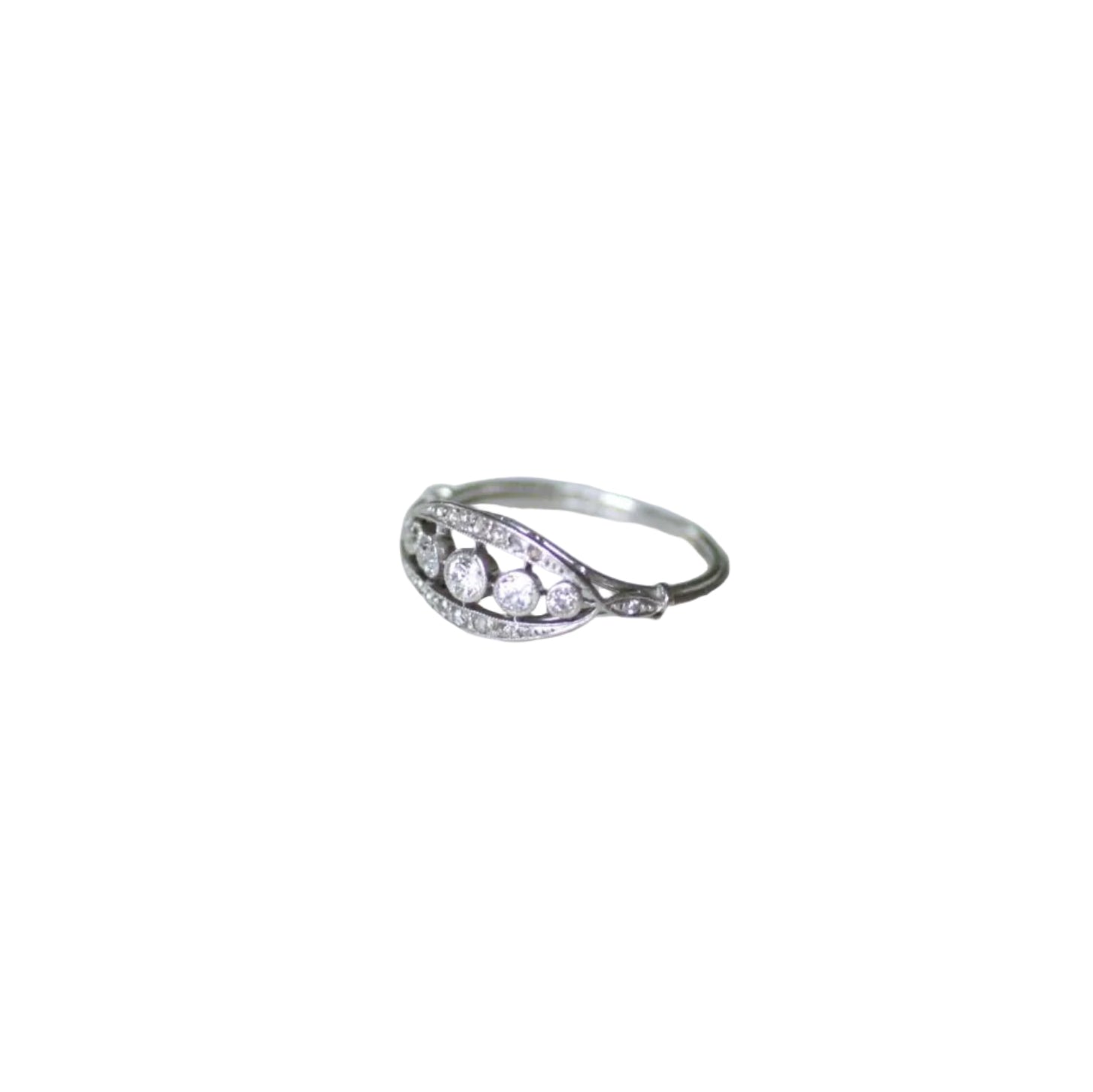 Bague bandeau en platine et diamants
