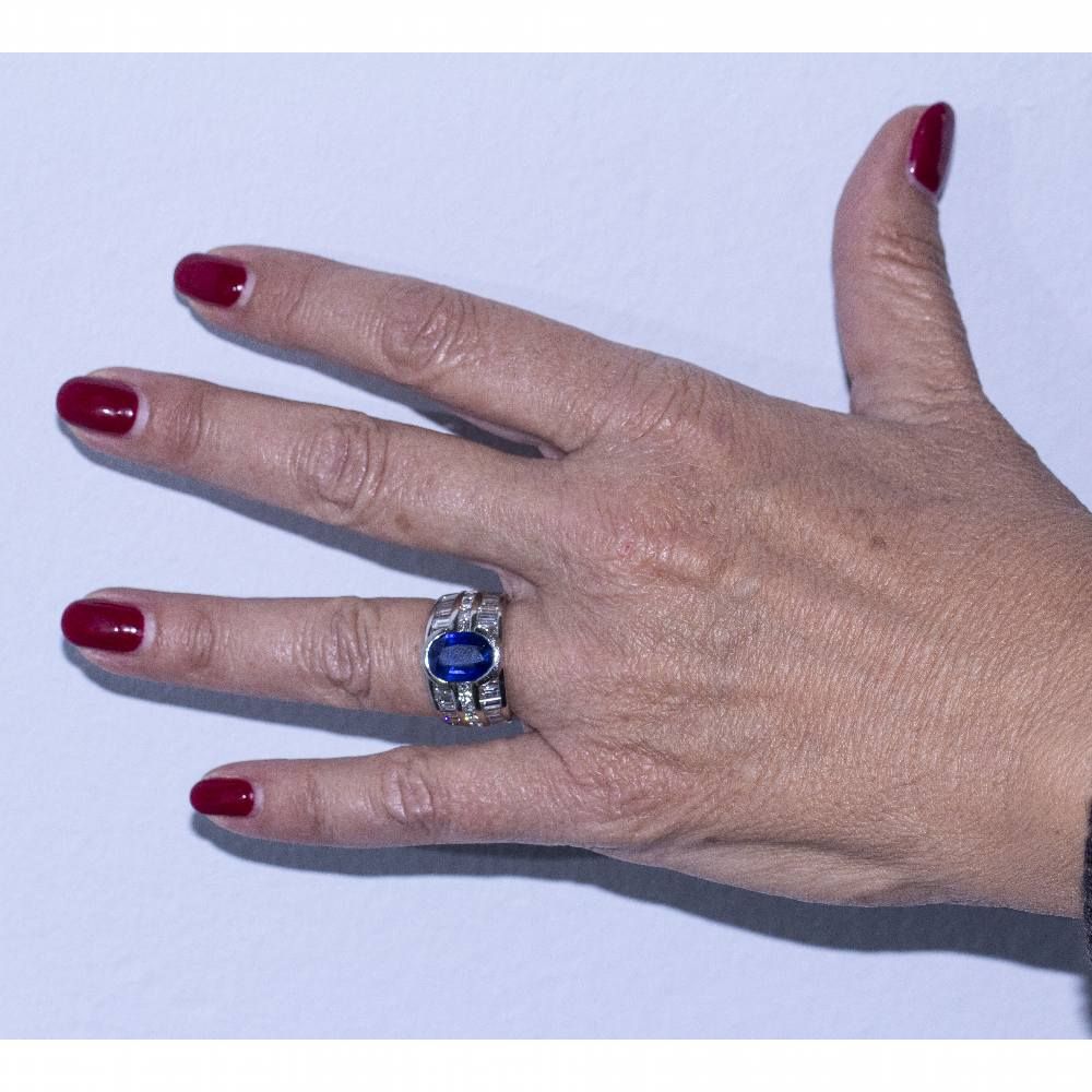 Bandeau ring in white gold, sapphire and diamonds