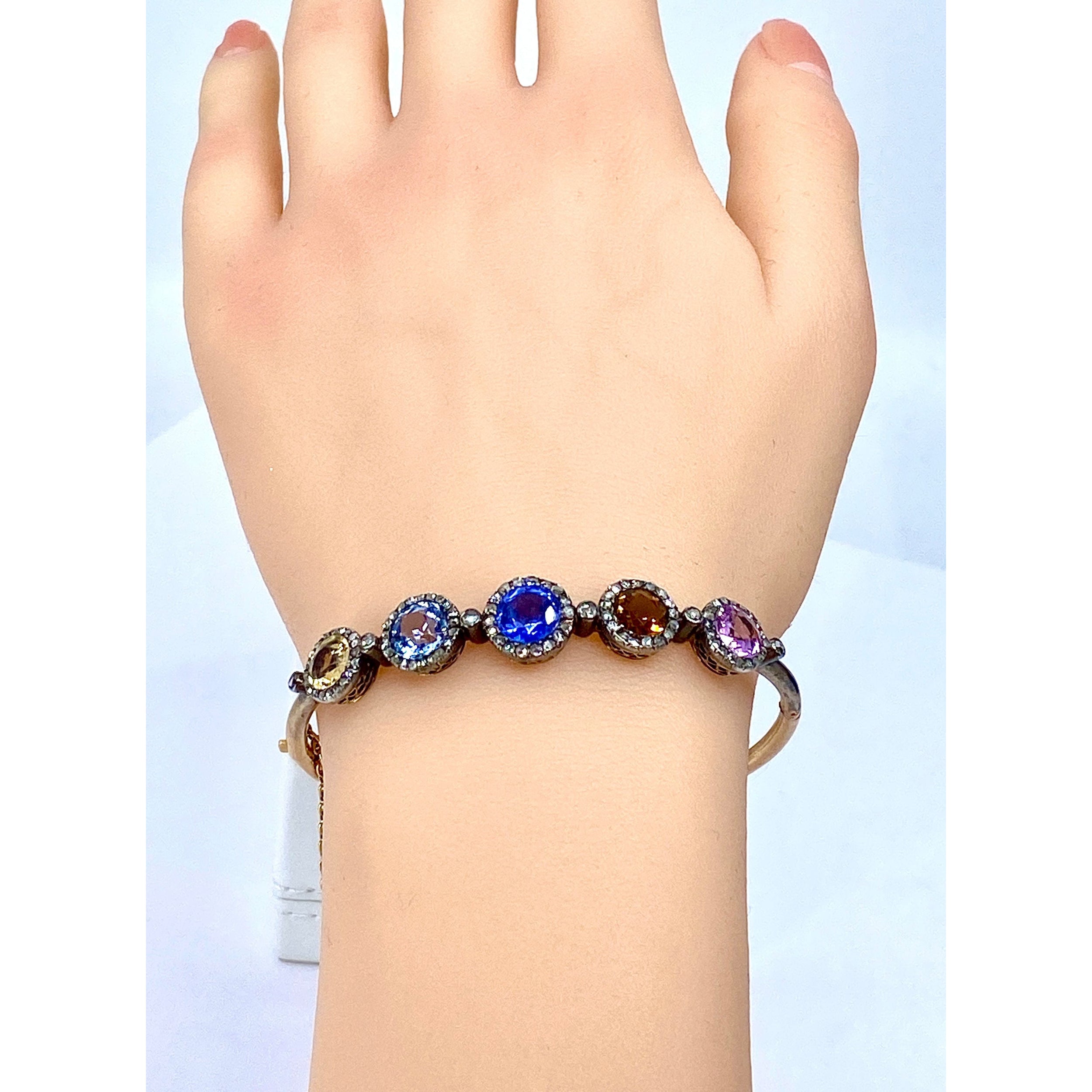 Bracelet Jonc Napoléon III en or jaune, saphir, topazes, citrine, spinelle et diamants