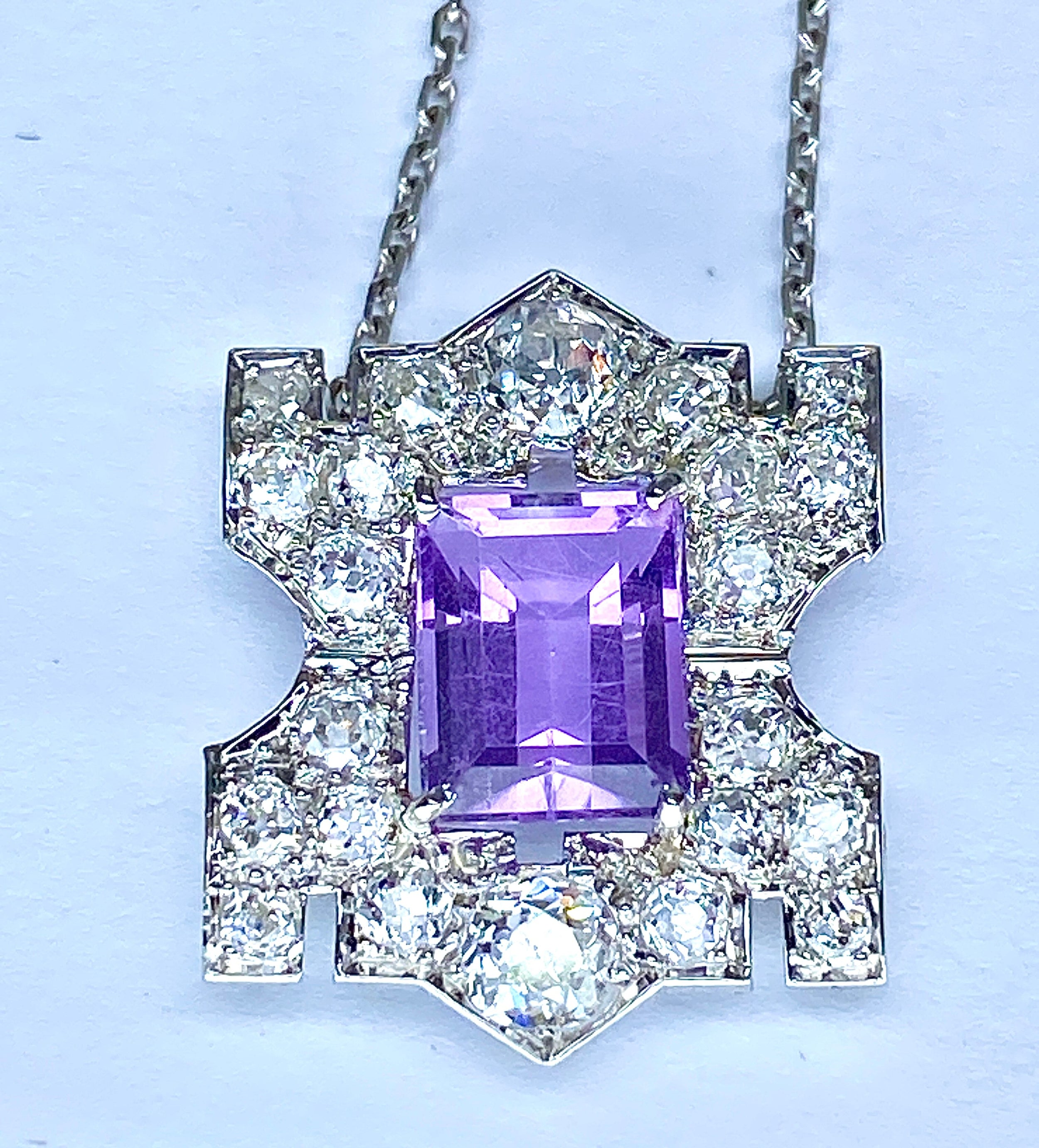 Pendentif en platine : améthyste et diamants