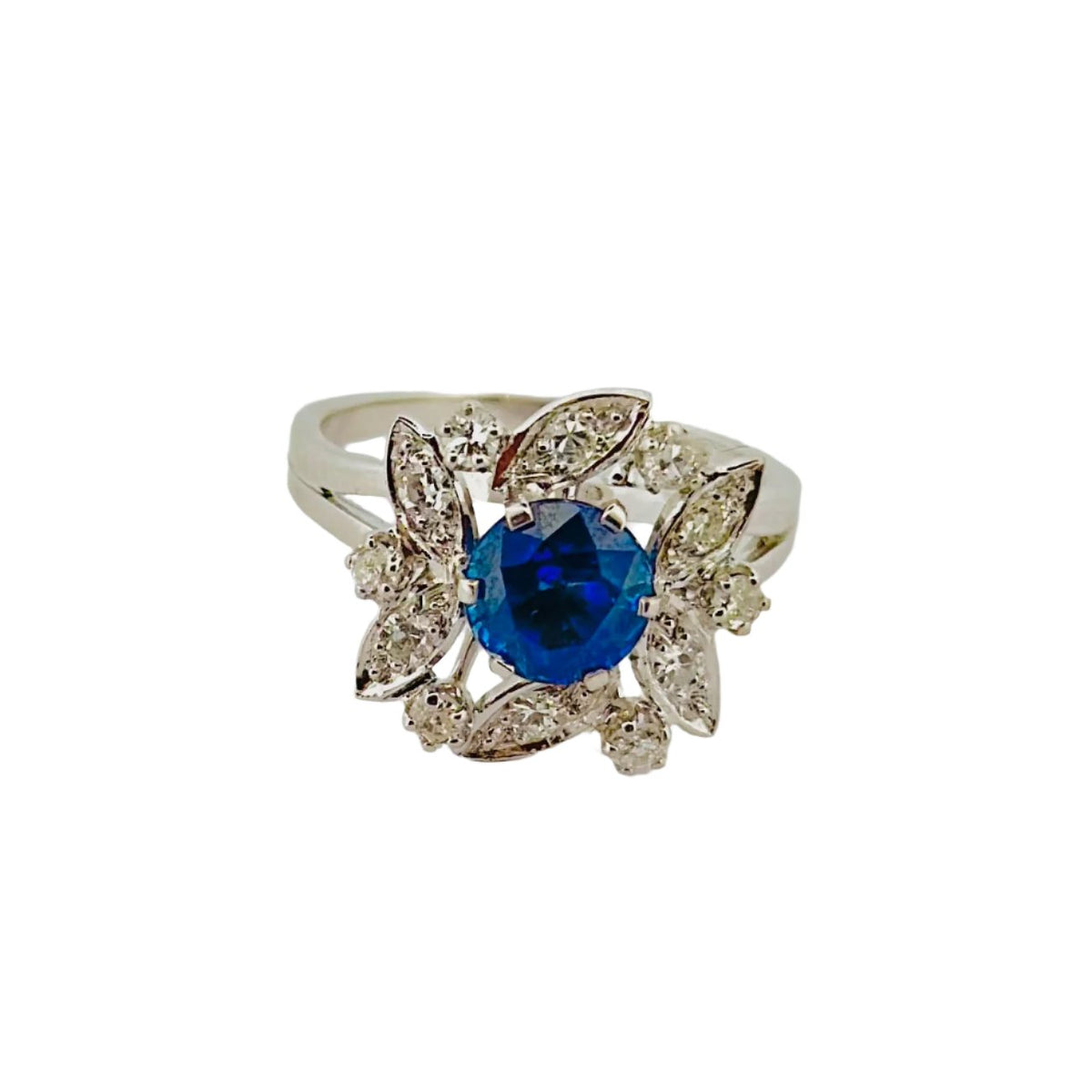 Bague Marguerite en or blanc, saphir et diamant