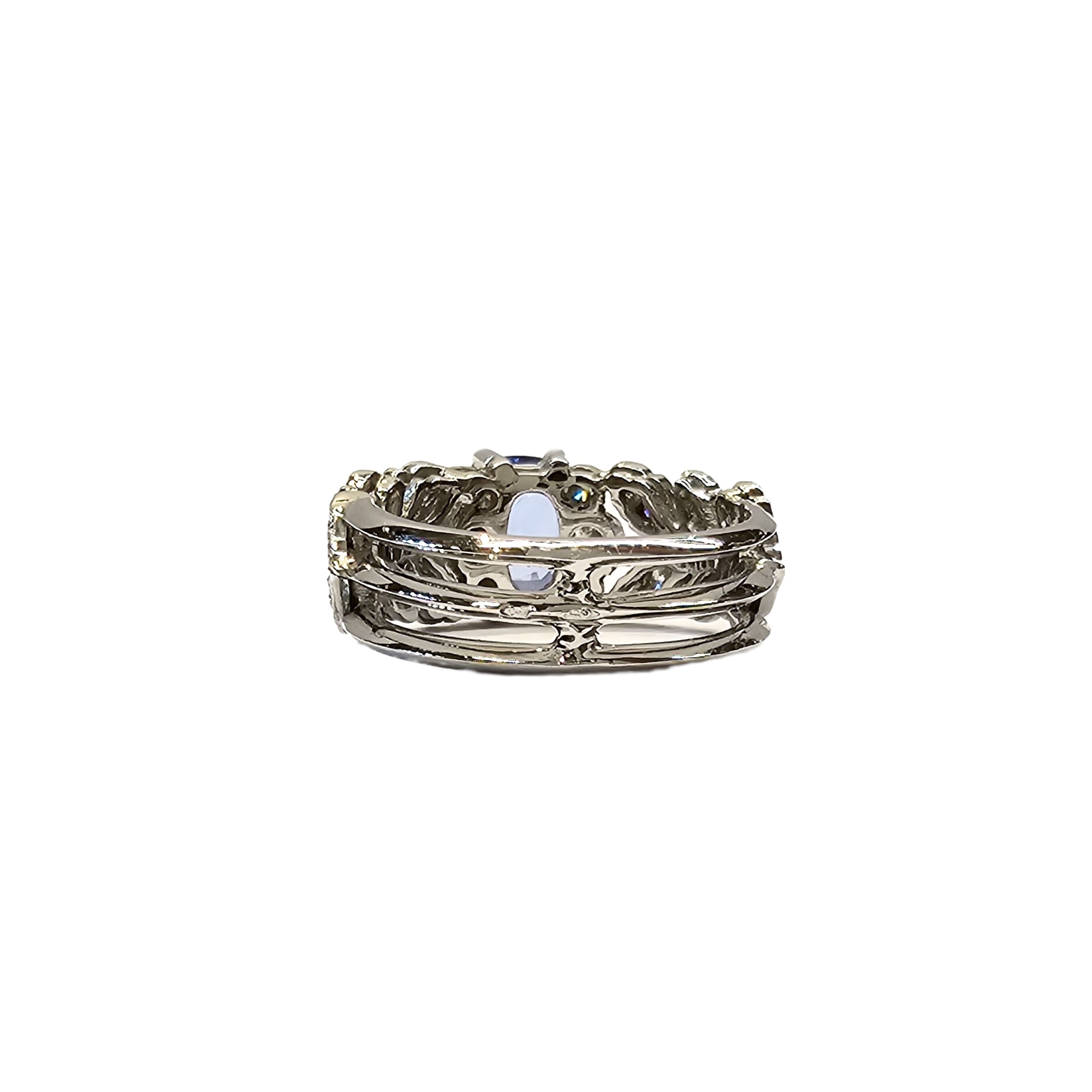 Bandeau ring in platinum, sapphire and diamonds