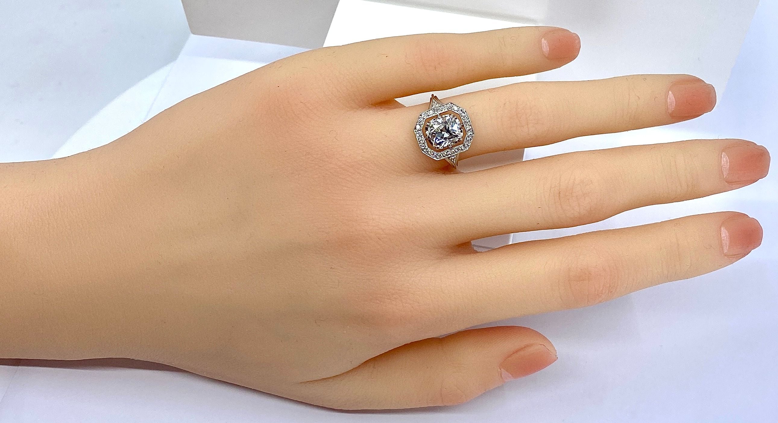 Ring Art Deco in paltinium and diamond