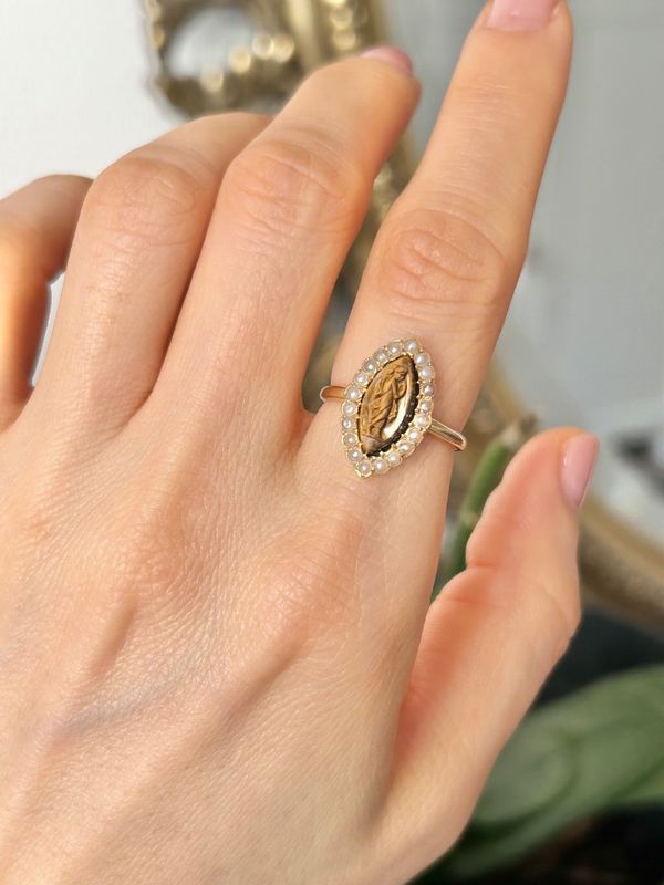 Ring antique in yellow gold 18k tiger eye and pearls