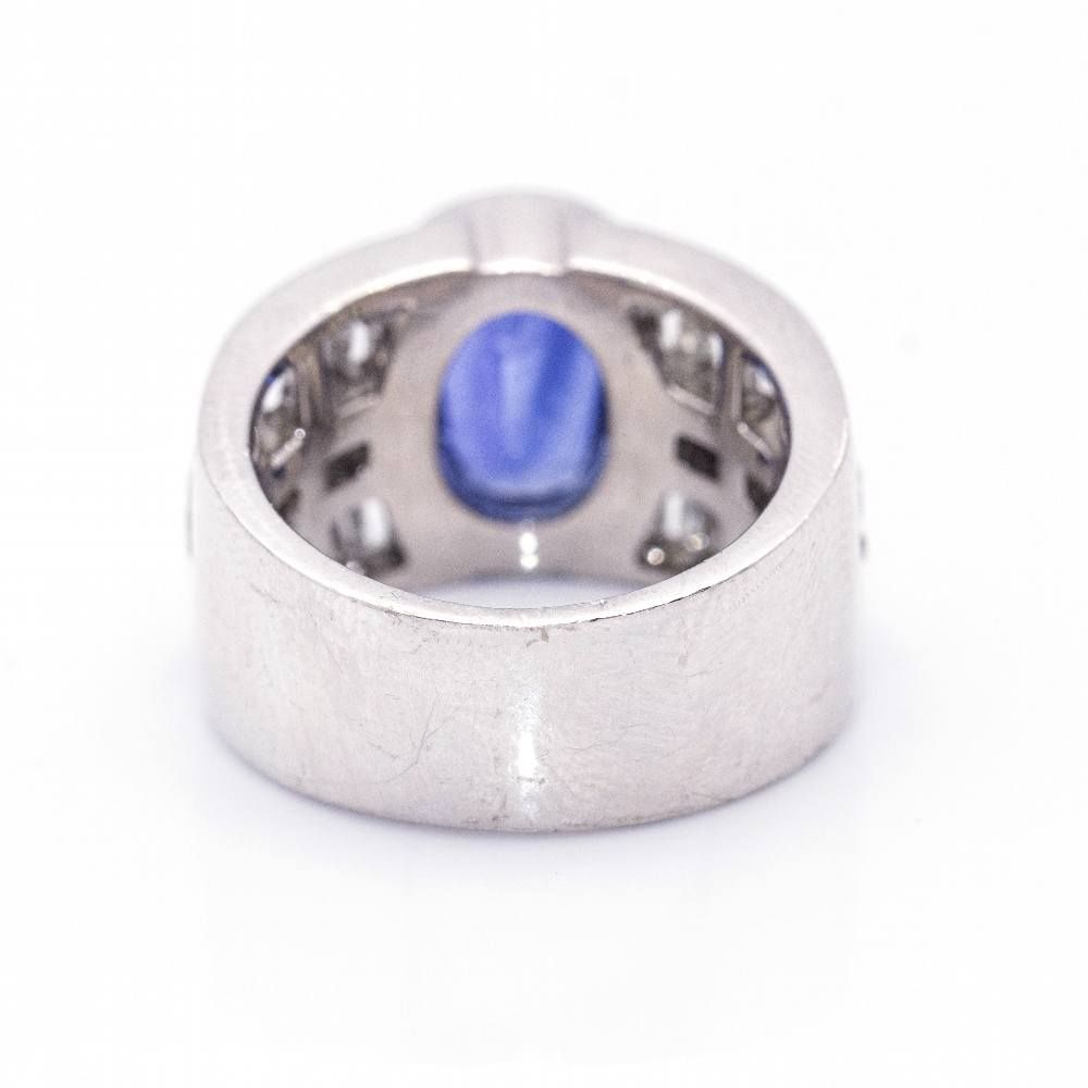 Bague CASHEMIRA en or blanc et saphir.