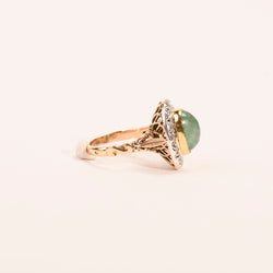 Ring pompadour emerald cabochon and diamonds gold