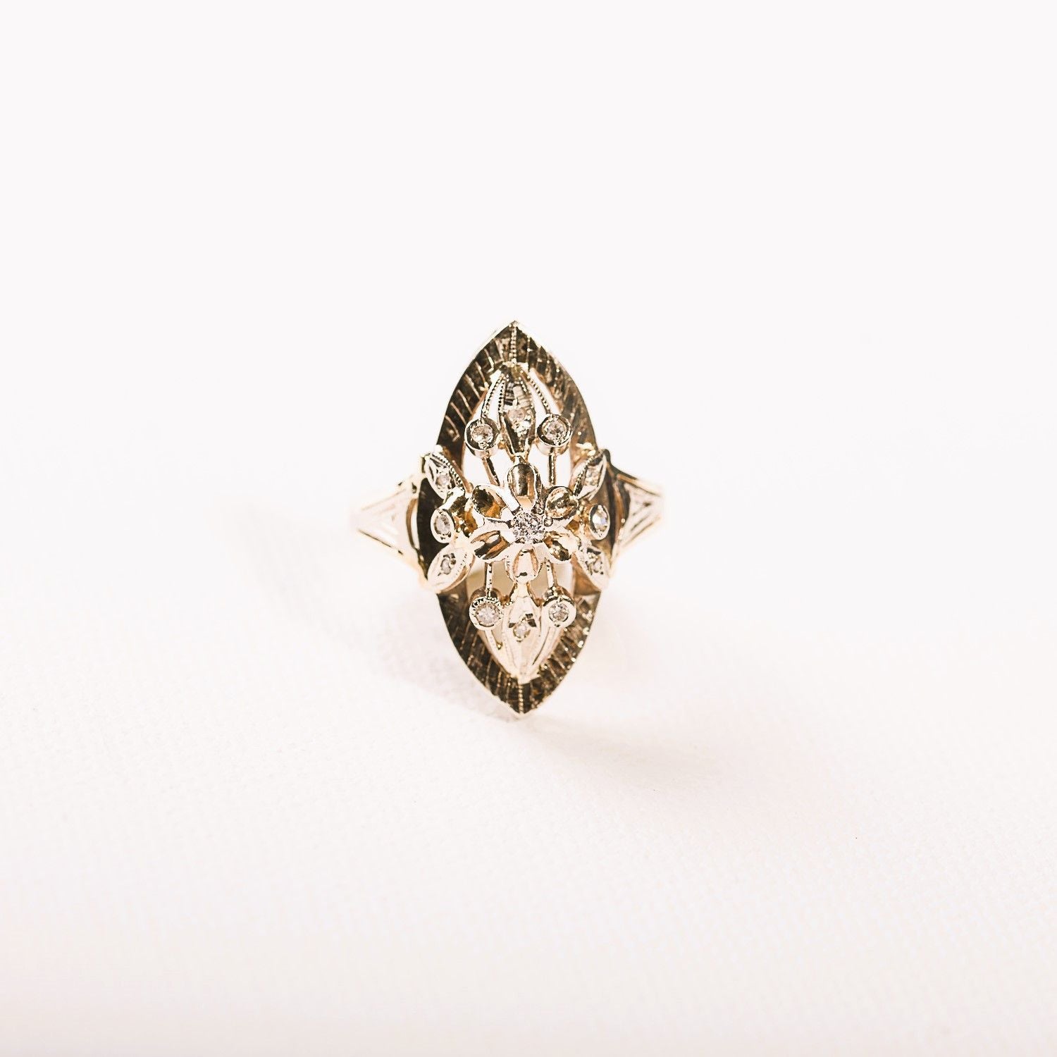 Bague marquise diamants en or deux tons