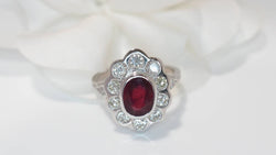 Entourage ring in white gold, rubies and diamonds 