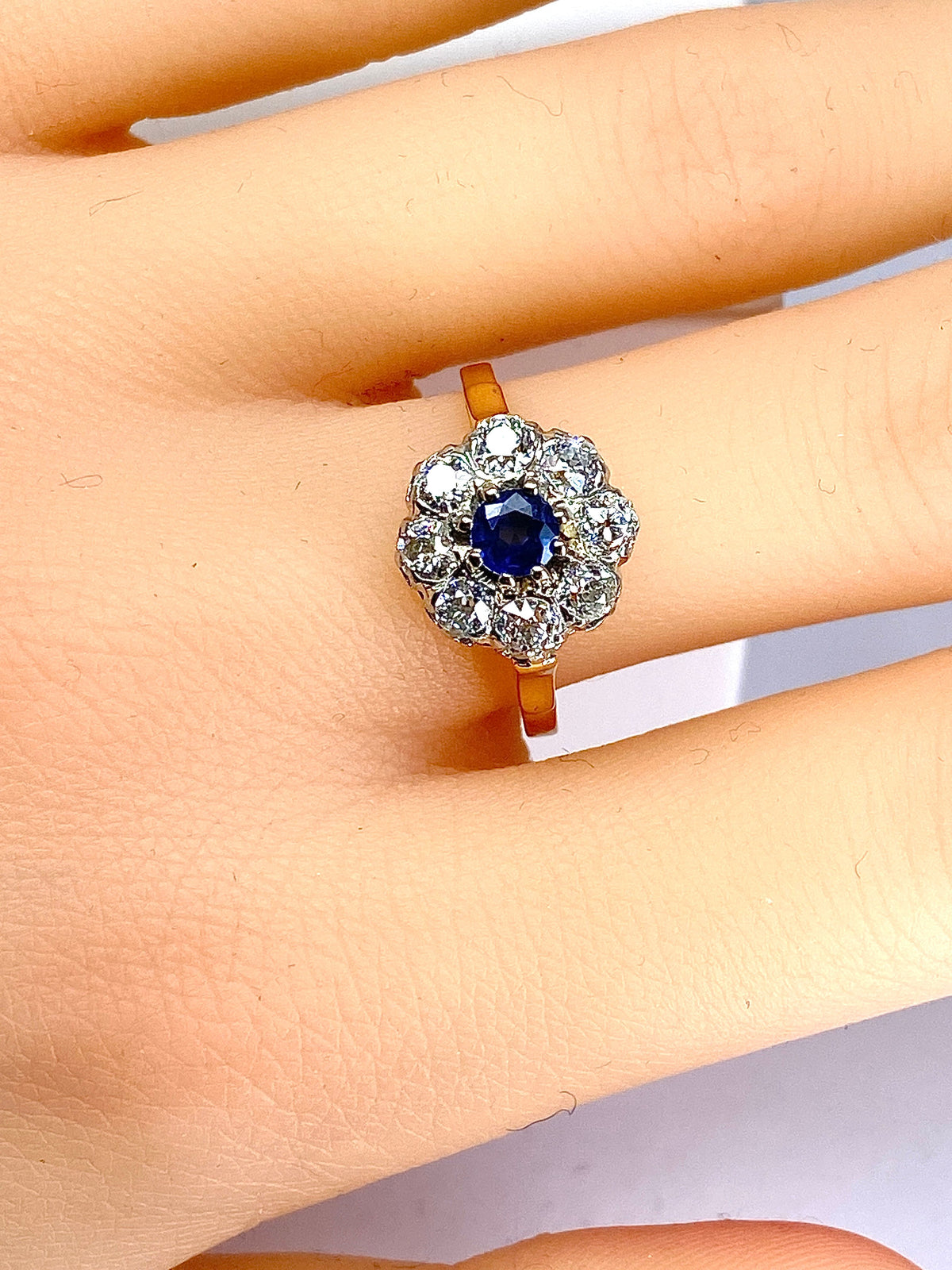 Ring Marguerite en yellow gold, sapphire and diamonds